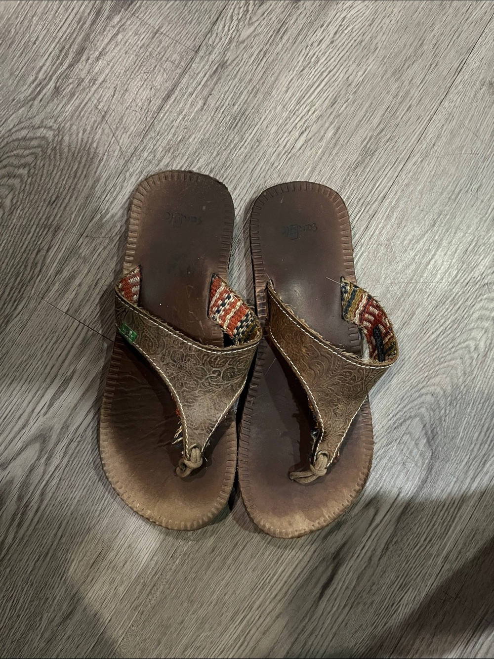 Women's Brown Leather-Style Thong Sandals with Woven Accent